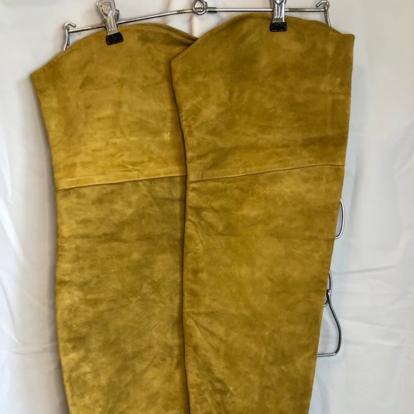 Arnold Churgin suede thigh high boots. - Picture 3 of 3